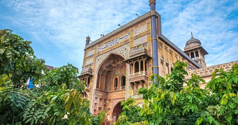 Visit the Wazir Khan Mosque with our great flight deals to Lahore, Pakistan