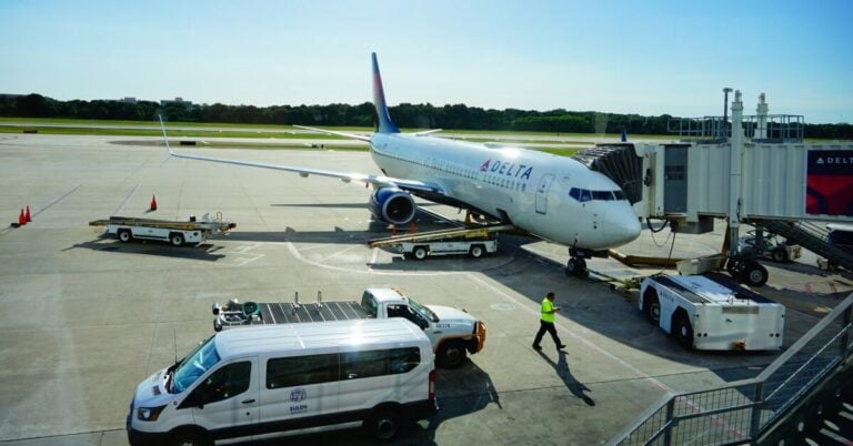 Cancel Delta Air Lines flights and request a refund