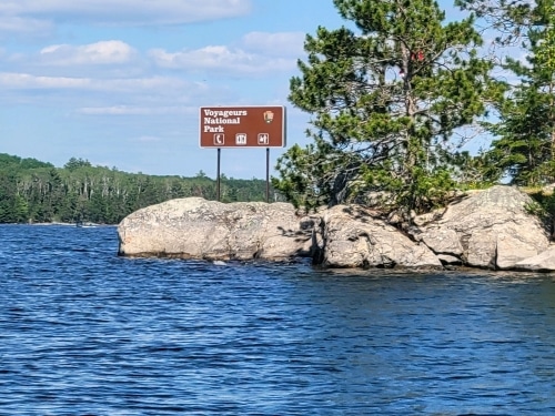 Voyageurs National Park main sign without visitor center name